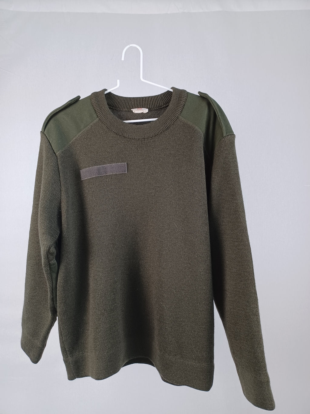 ST James Knitwear L Green
