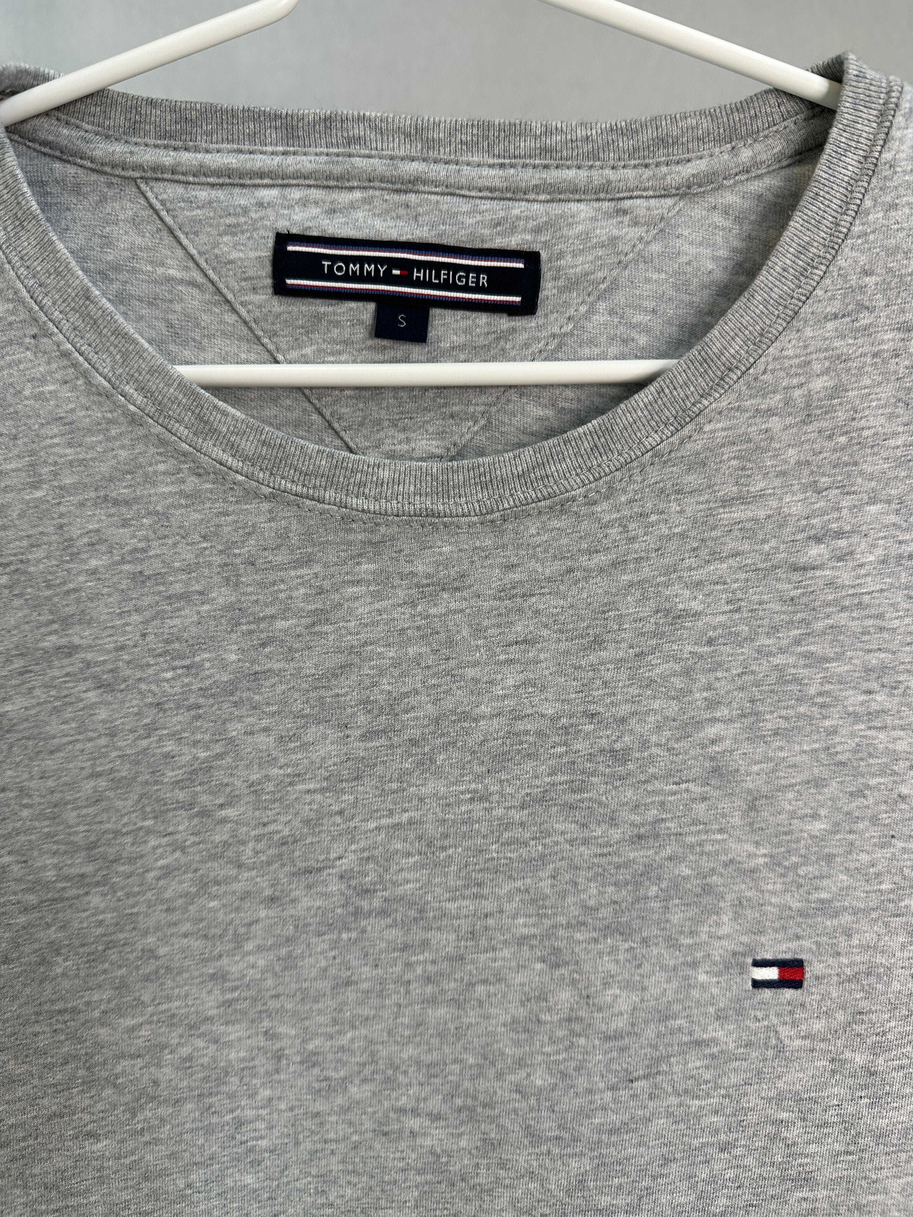 Tommy Hilfiger T-shirt S Grey