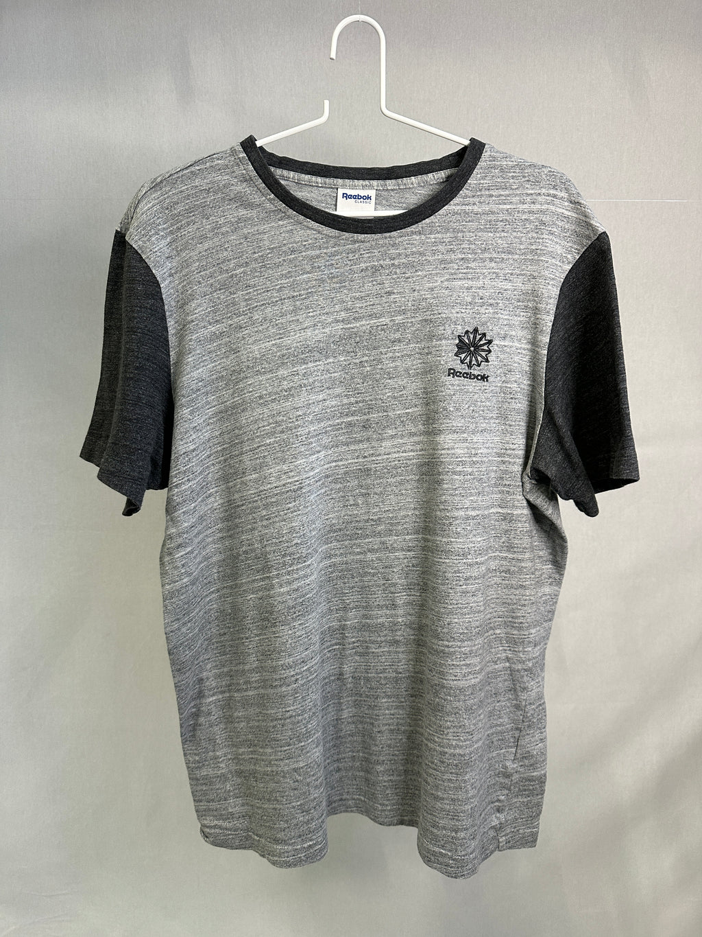 Reebok T-shirt L Grey